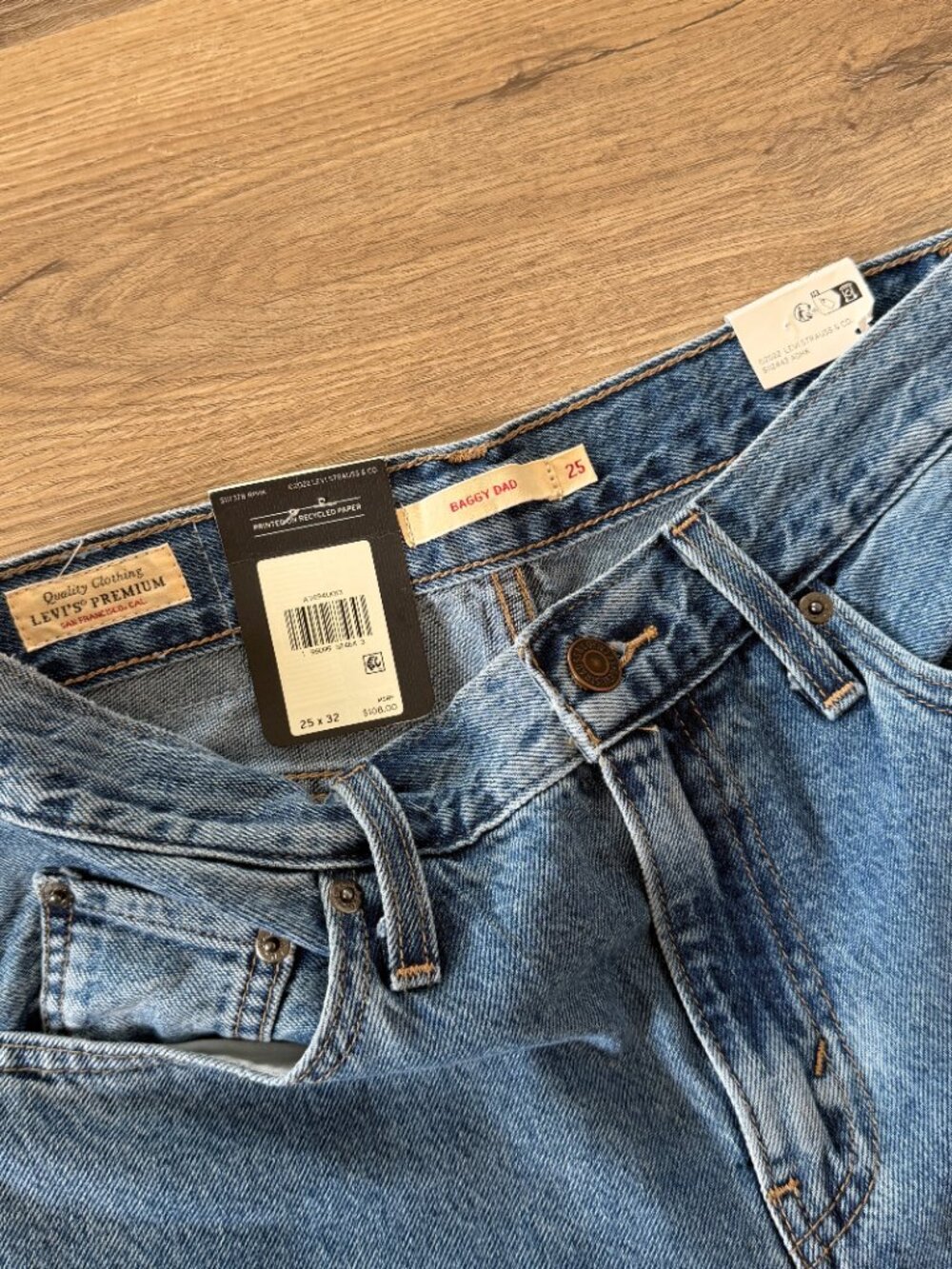 Levi's Women's Baggy Dad Jeans NWT size 25 - Picture 6 of 6